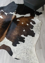 Metallic/Rustic Cowhide Rug (Size: 210 X 200 CM) CHR1945