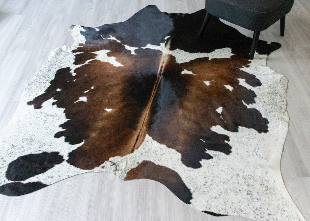 Metallic/Rustic Cowhide Rug (Size: 210 X 200 CM) CHR1945