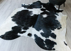 Black And White Cowhide Rug (Size: 280 X 220 CM) CHR1935
