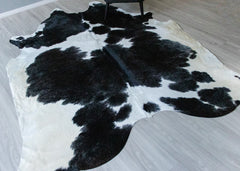 Black And White Cowhide Rug (Size: 280 X 220 CM) CHR1935