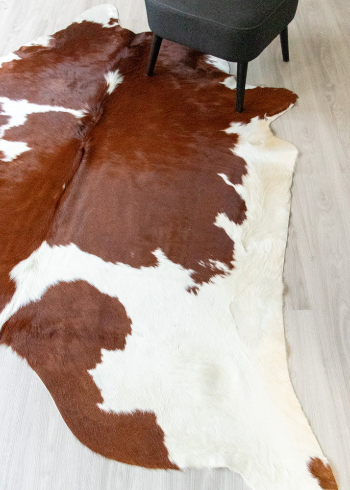Brown And White Cowhide Rug (Size: 250 X 210 CM) CHR1923
