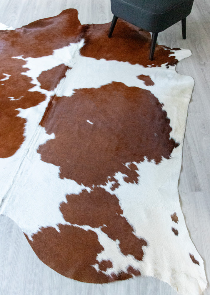 Brown And White Cowhide Rug (Size: 260 X 220 CM) CHR1933