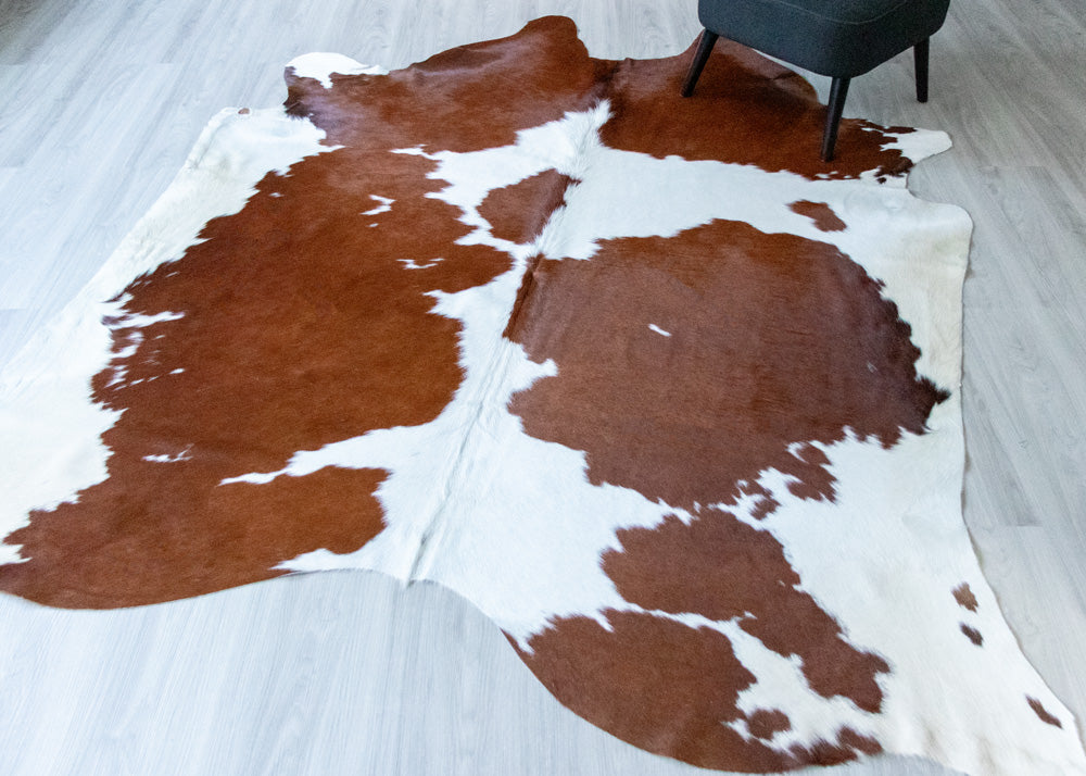 Brown And White Cowhide Rug (Size: 260 X 220 CM) CHR1933