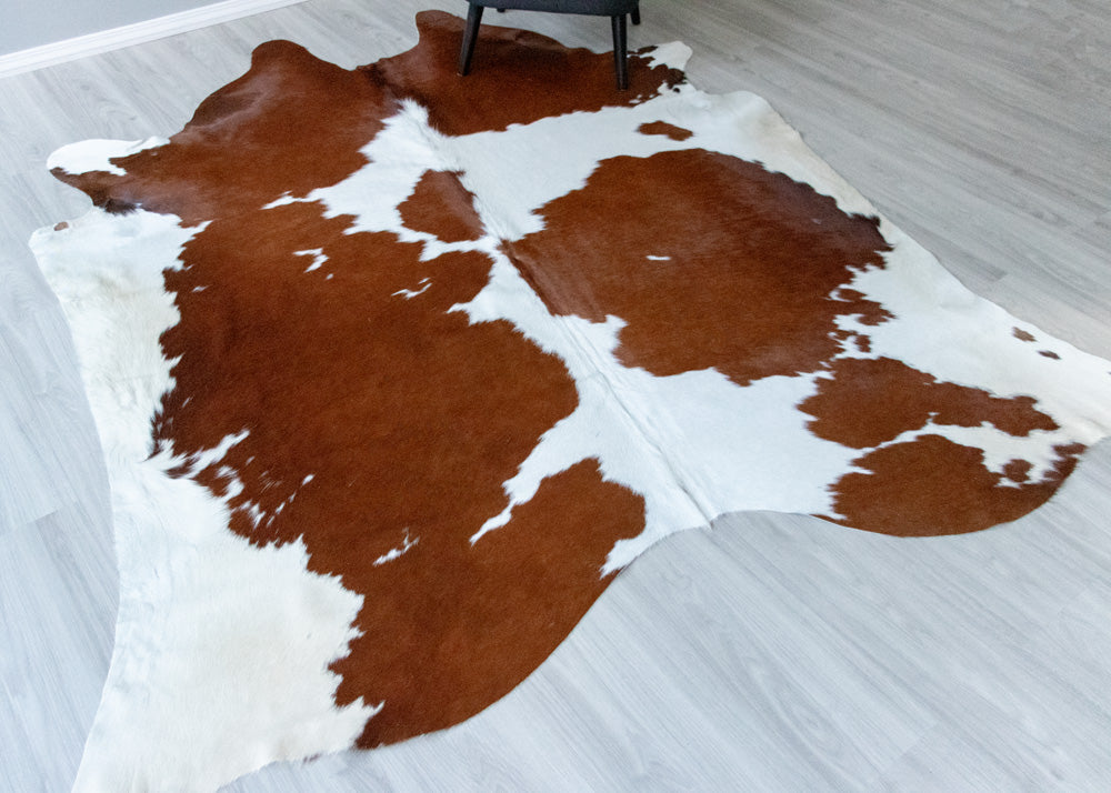 Brown And White Cowhide Rug (Size: 260 X 220 CM) CHR1933