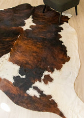 Exotic Tricolor Cowhide Rug (Size: 240 X 220 CM) CHR1940