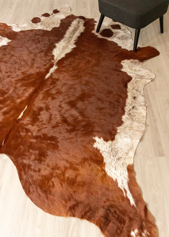 Hereford Brown And White Cowhide Rug (Size: 250 x 220 CM) CHR1927