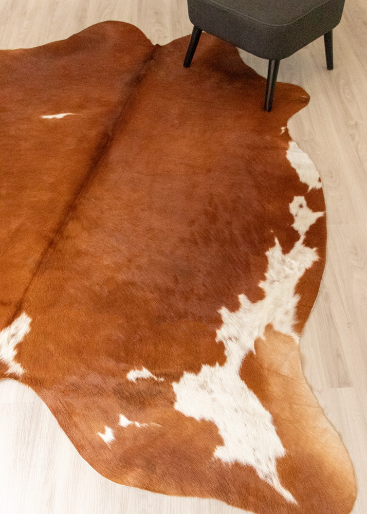 Brown And White Cowhide Rug (Size: 230 X 210 CM) CHR1916