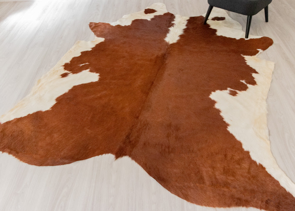 Hereford Brown And White Cowhide Rug (Size: 270 x 220 CM) CHR1936