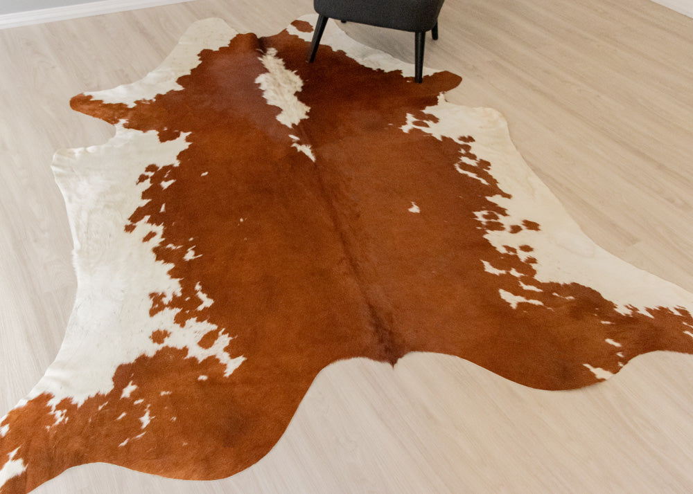 Hereford Brown And White Cowhide Rug (Size: 250 x 210 CM) CHR1926