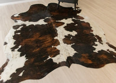 Exotic Tricolor Cowhide Rug (Size: 250 X 210 CM) CHR1941