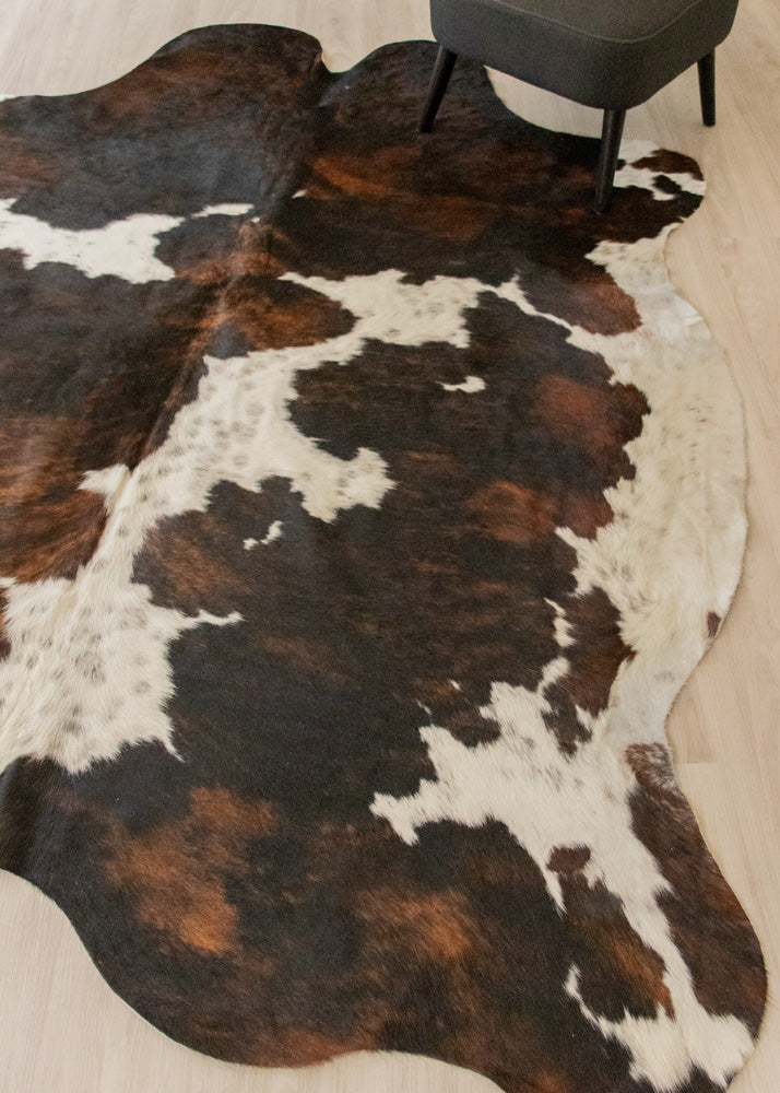 Exotic Tricolor Cowhide Rug (Size: 250 X 210 CM) CHR1941