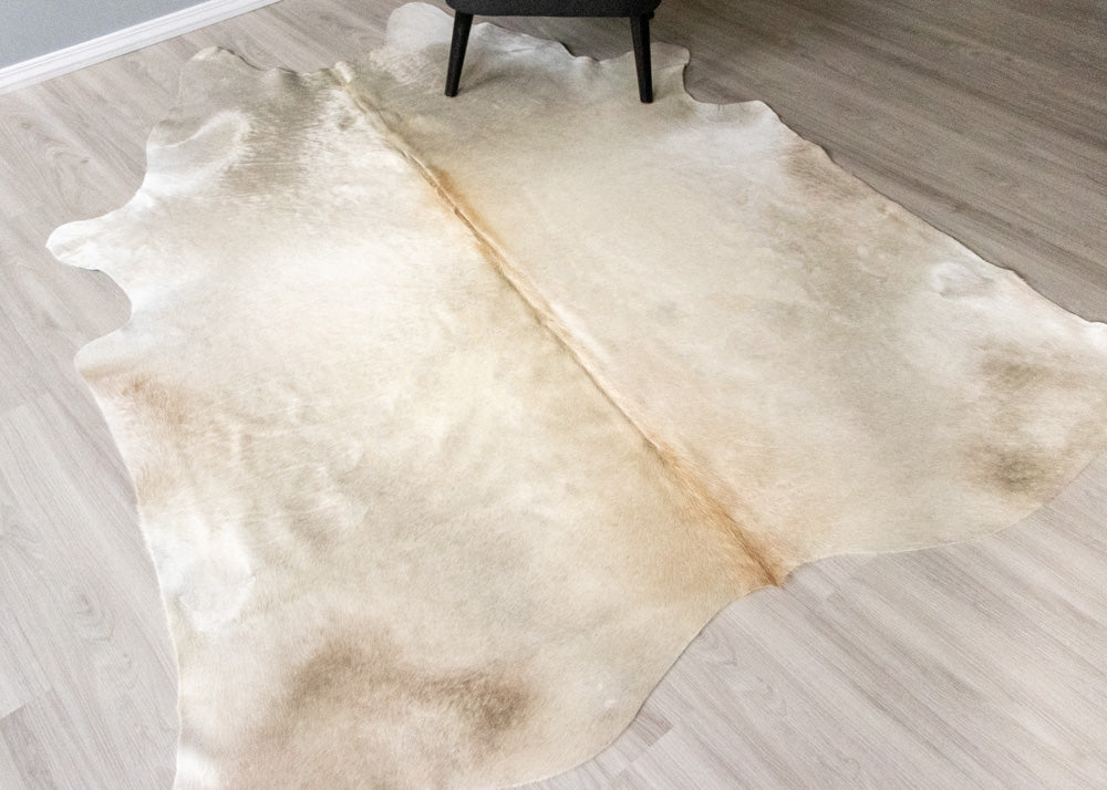 (Rare) Cream Off White Cowhide Rug (Size: 230 X 200 CM) CHR1838